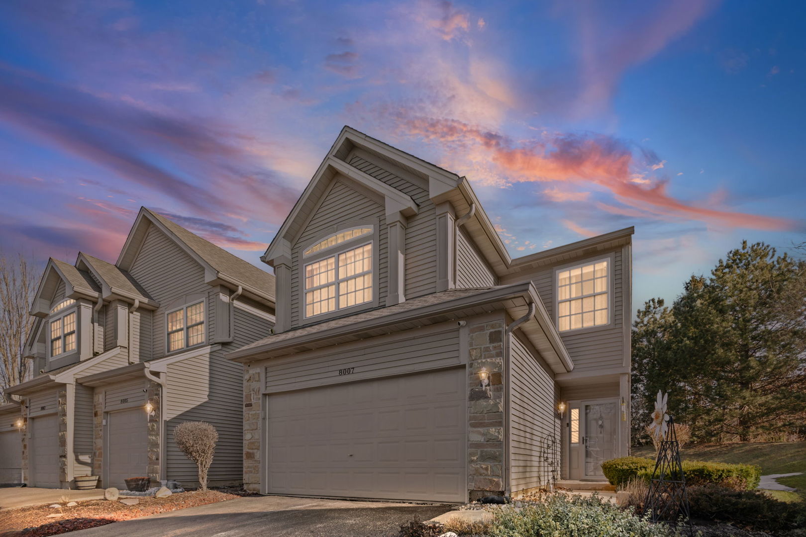 8007 Sierra Woods Lane, Carpentersville IL 60110