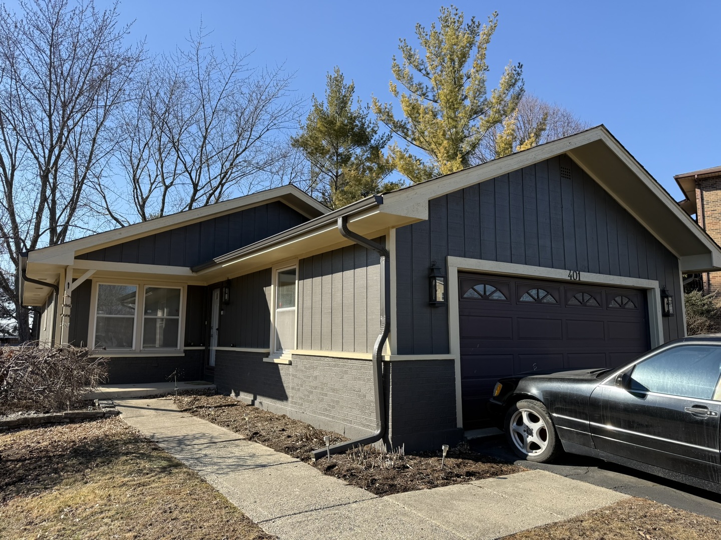 401 S Whispering Hills Drive, Naperville IL 60540