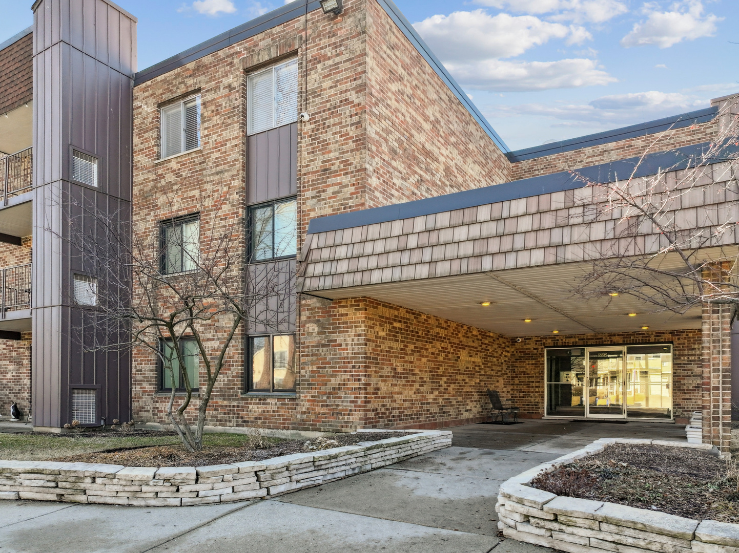 522 E Algonquin Road Unit 113, Schaumburg IL 60173