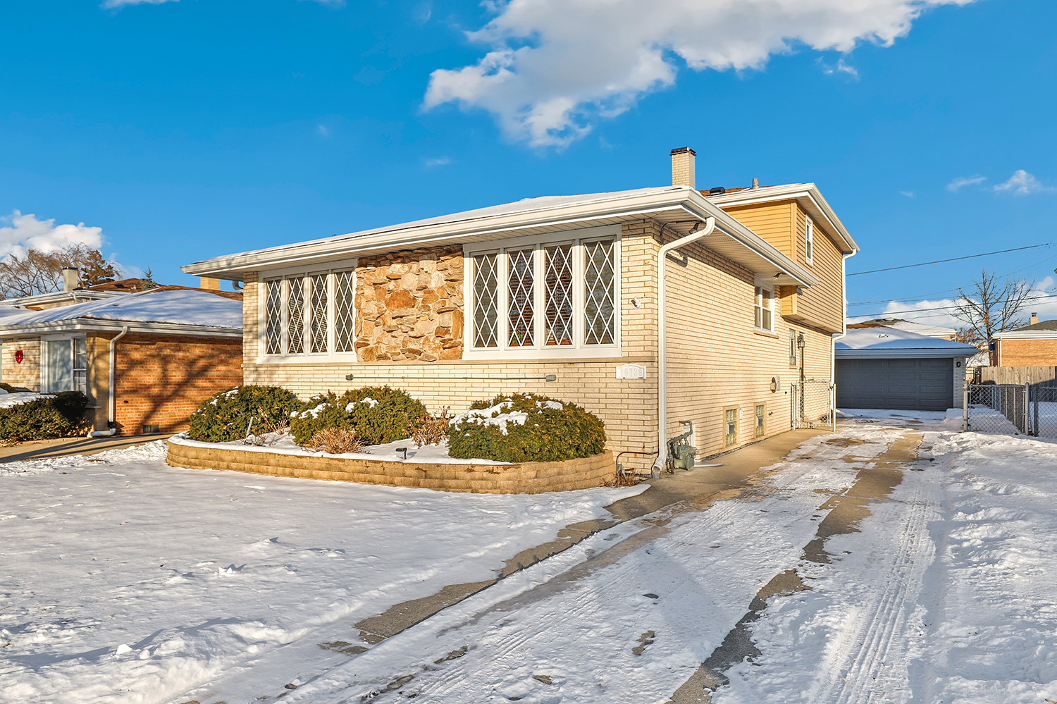 10729 Lamon Avenue, Oak Lawn IL 60453