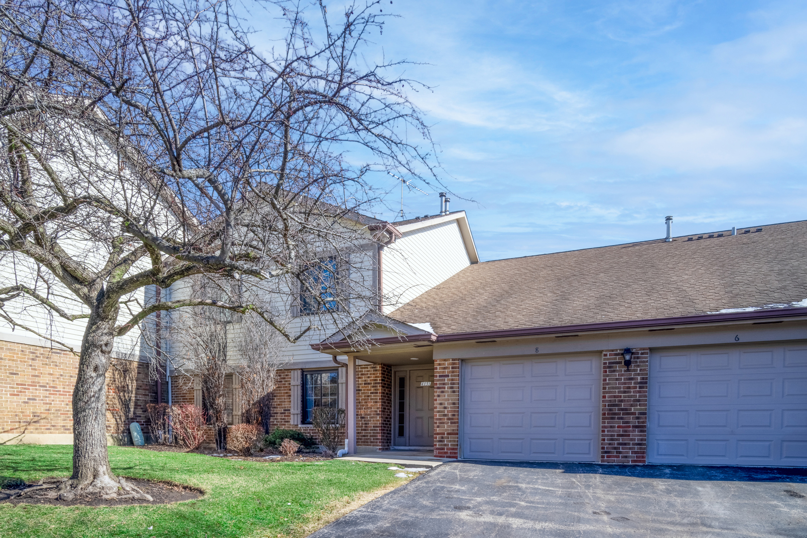 4131 N Pheasant Trail Court Unit 8, Arlington Heights IL 60004