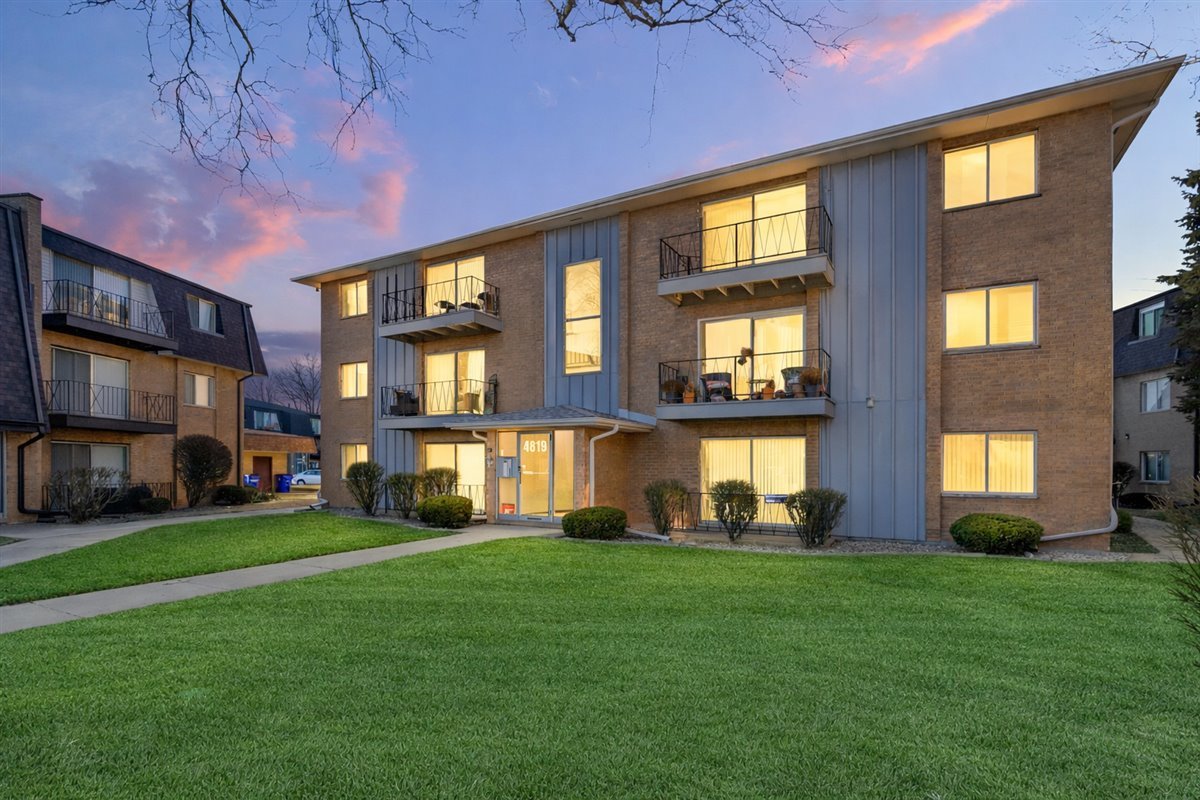 4819 W 109th Street Unit 3-103, Oak Lawn IL 60453