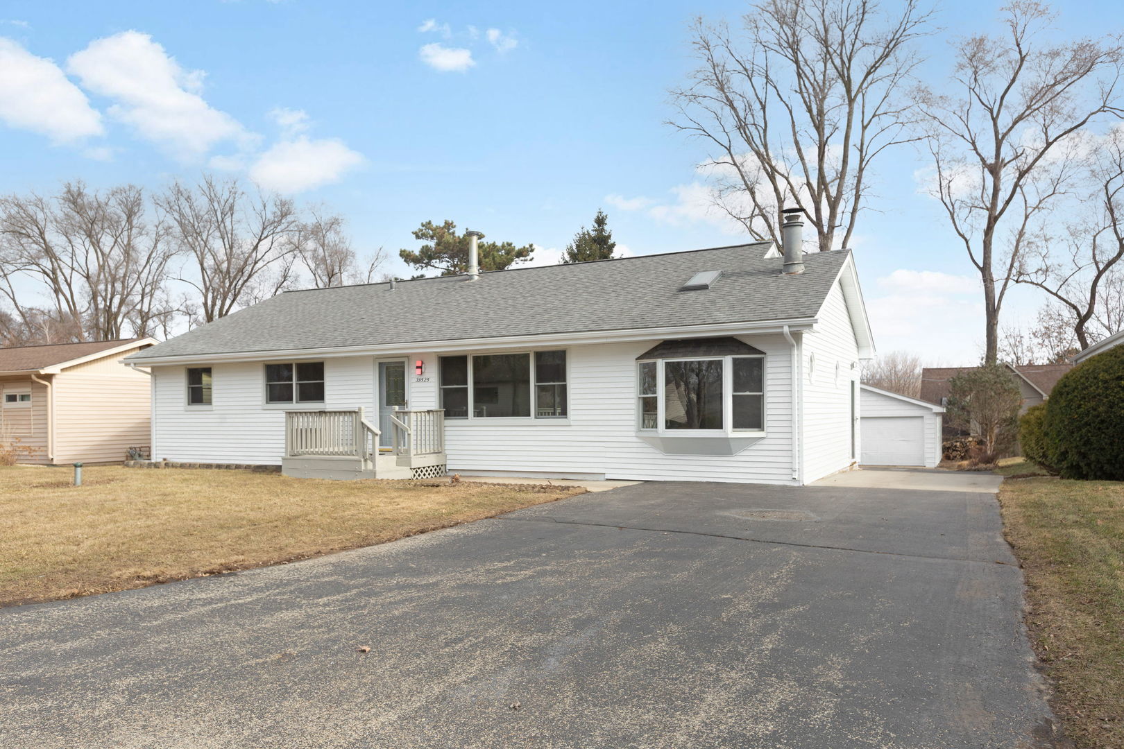 39525 N Highview Drive, Antioch IL 60002