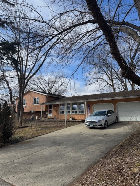 1301 Adams Street, Lake In The Hills IL 60156