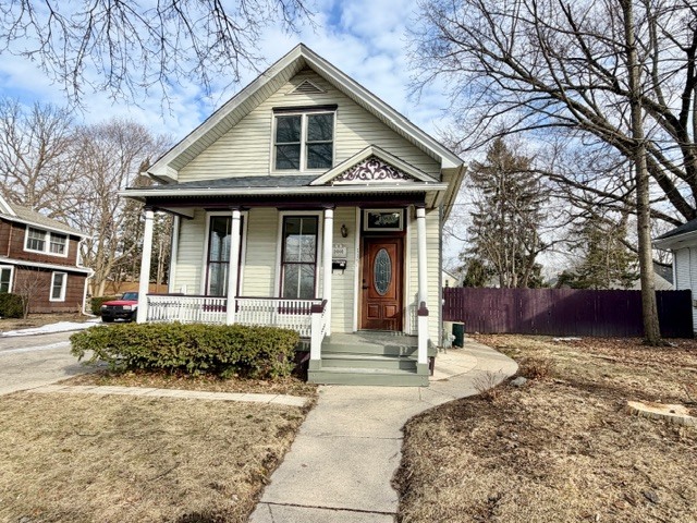 115 N Porter Street, Elgin IL 60120