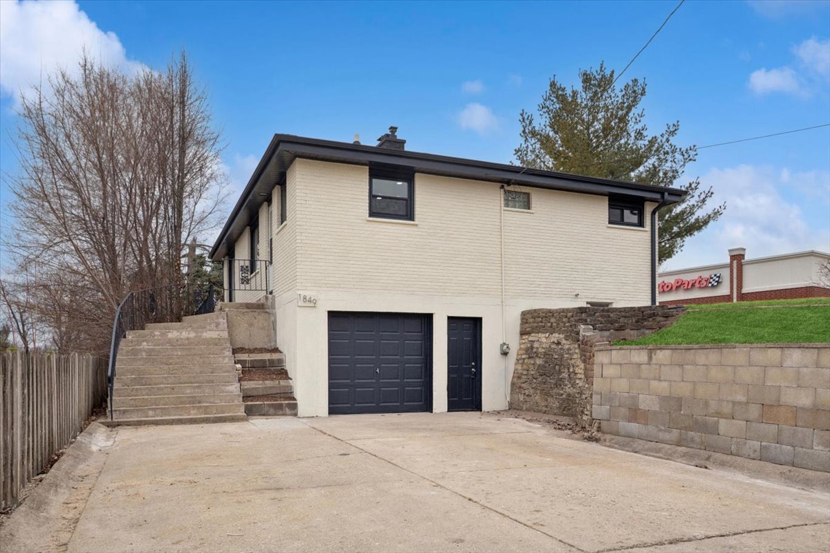 1849 Larkin Avenue, Elgin IL 60123