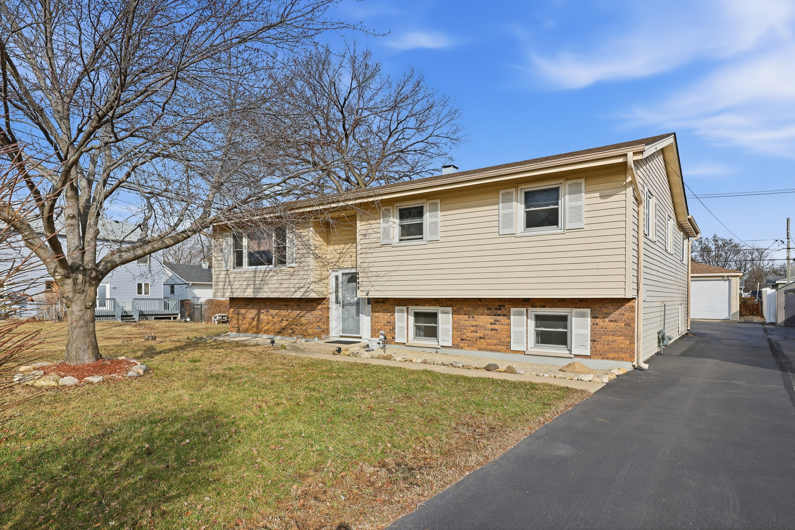 1120 Poplar Street, Lake In The Hills IL 60156