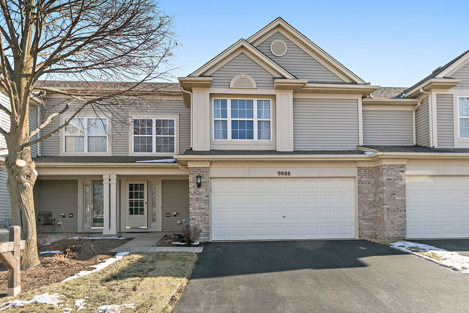 9888 Wakefield Lane, Huntley IL 60142