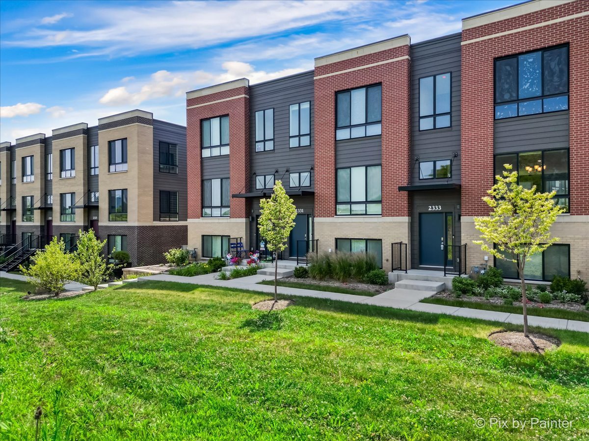 2333 Alumni Drive, Schaumburg IL 60173