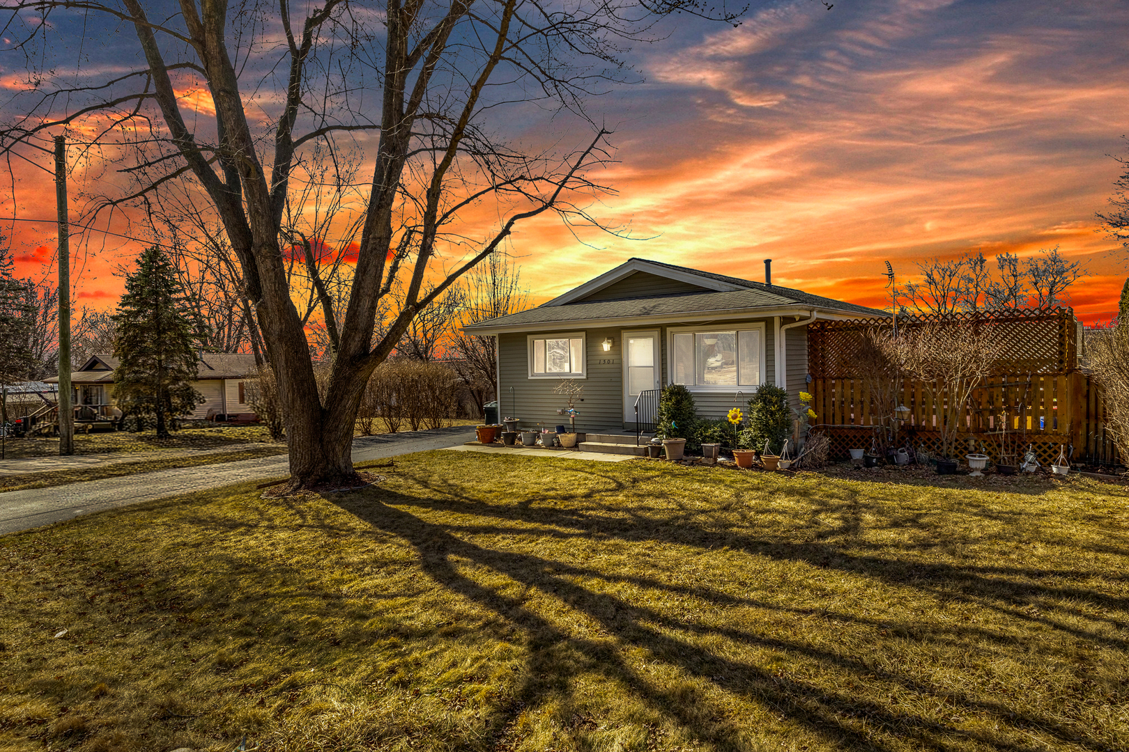 1501 Washington Street, Lake In The Hills IL 60156