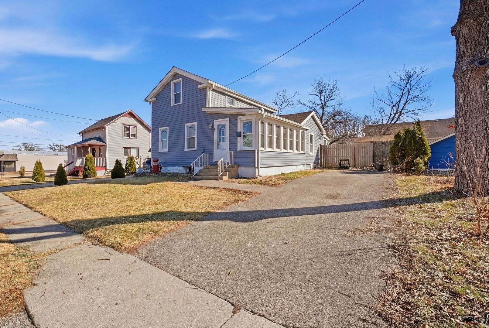 110 N Seminary Avenue, Woodstock IL 60098