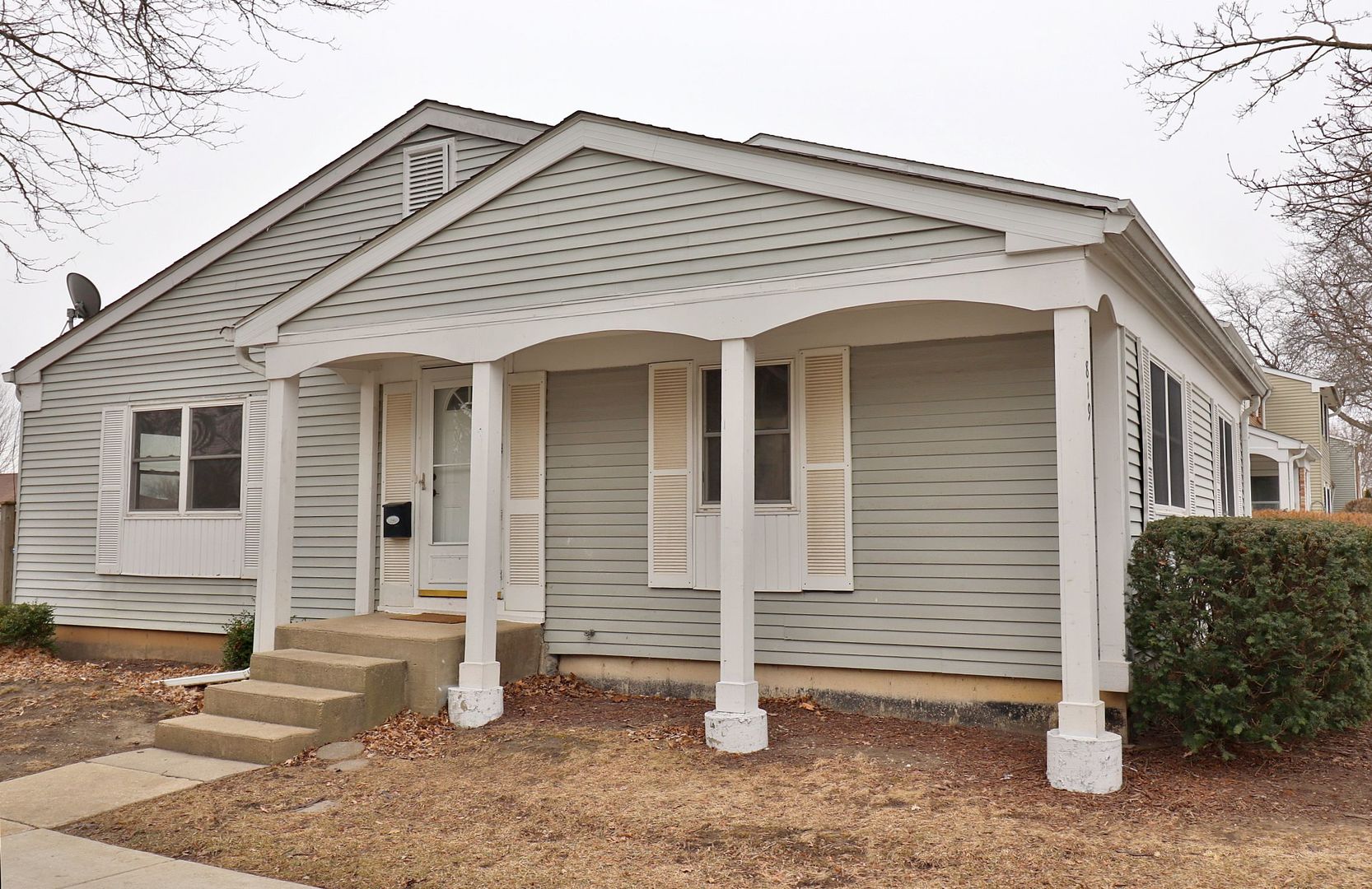 819 Mansfield Court, Schaumburg IL 60194