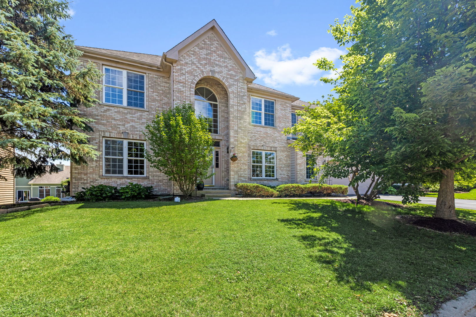 4 Sherwood Court, Lake In The Hills IL 60156