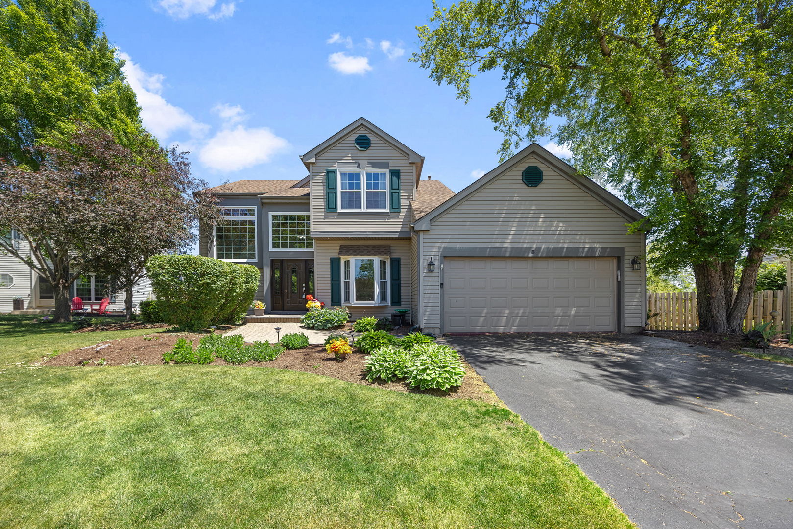8 Elizabeth Court, Lake In The Hills IL 60156