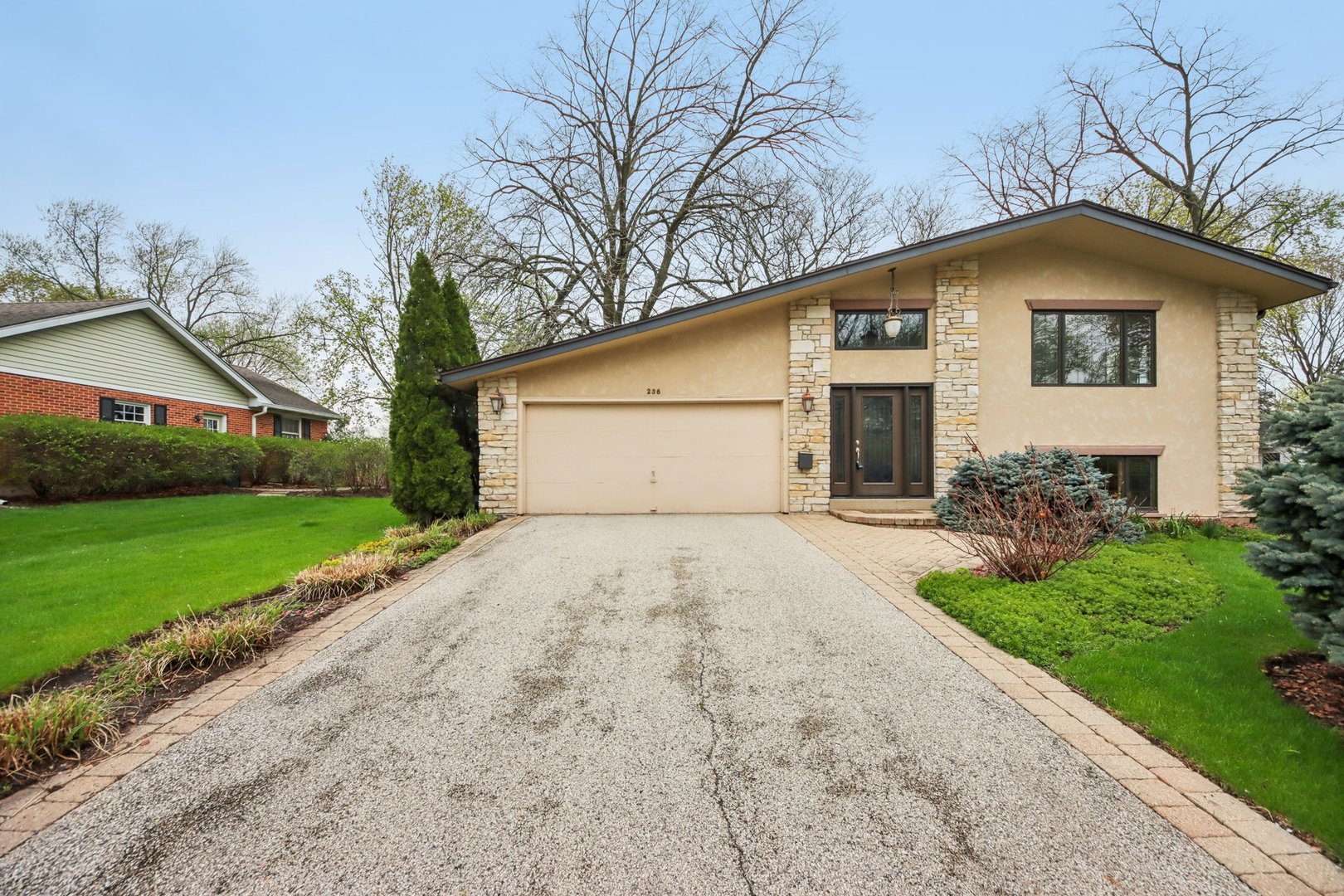 236 Monument Avenue, Barrington IL 60010