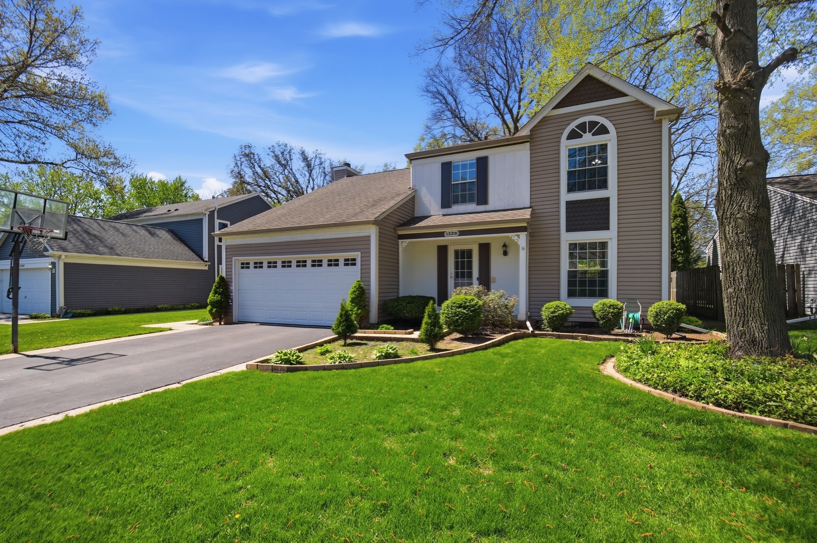 1320 Yellowstone Parkway, Algonquin IL 60102