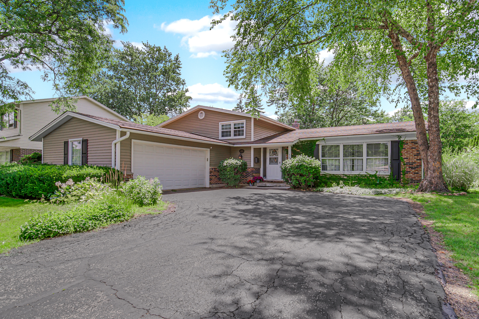 3010 N Kennicott Avenue, Arlington Heights IL 60004
