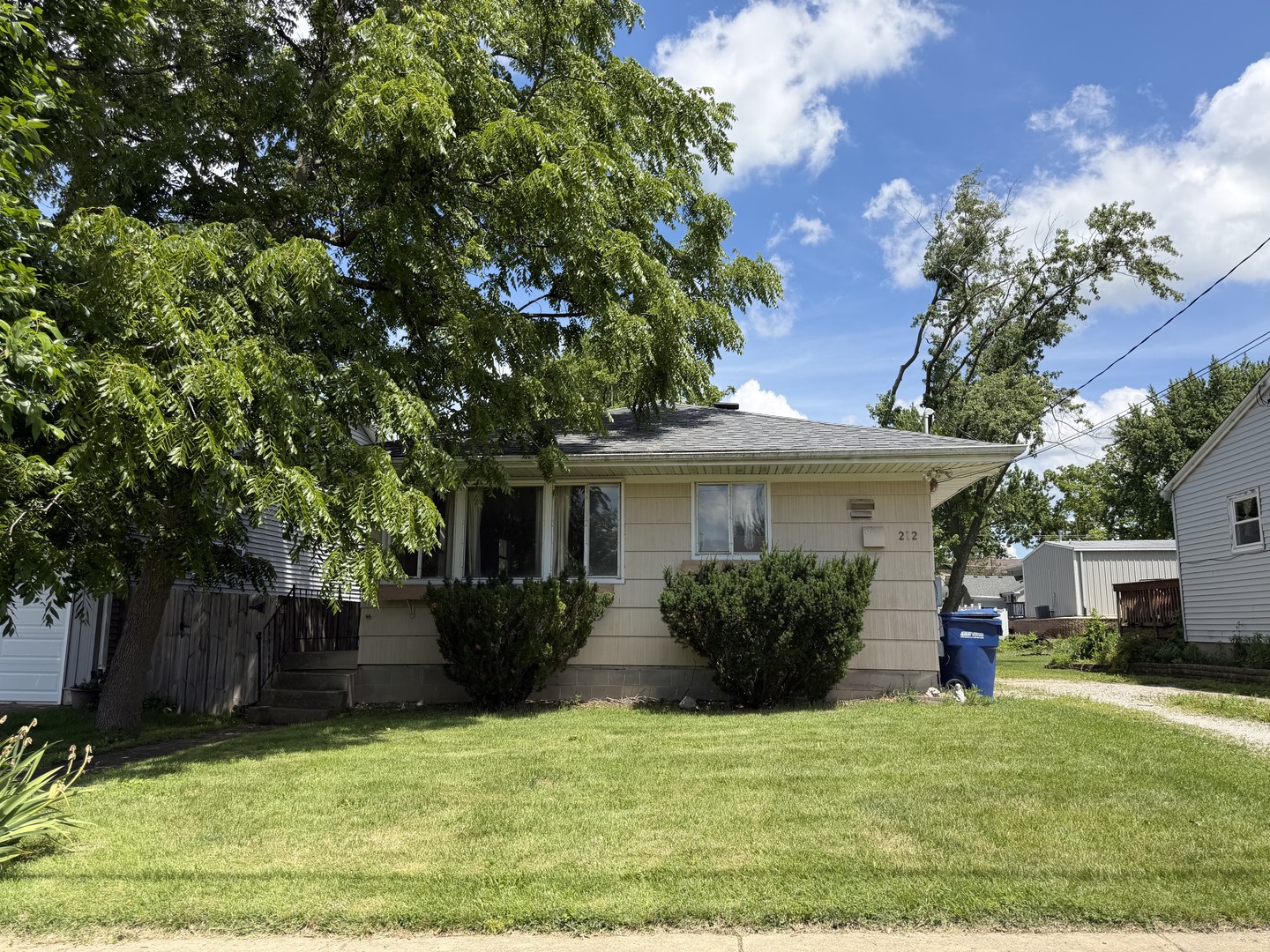 212 E Kansas Street, Elburn IL 60119