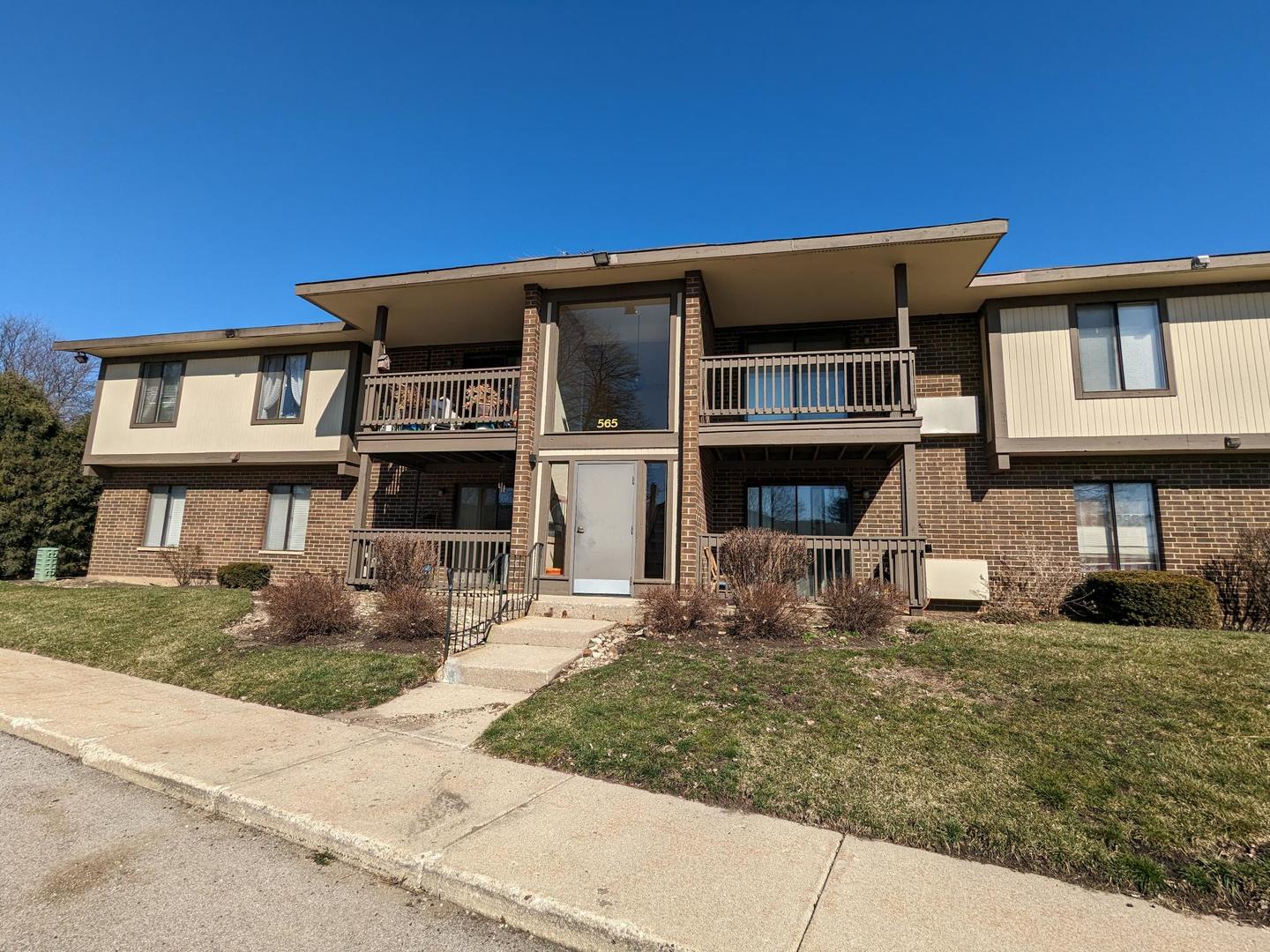 565 Somerset Lane Unit 7, Crystal Lake IL 60014