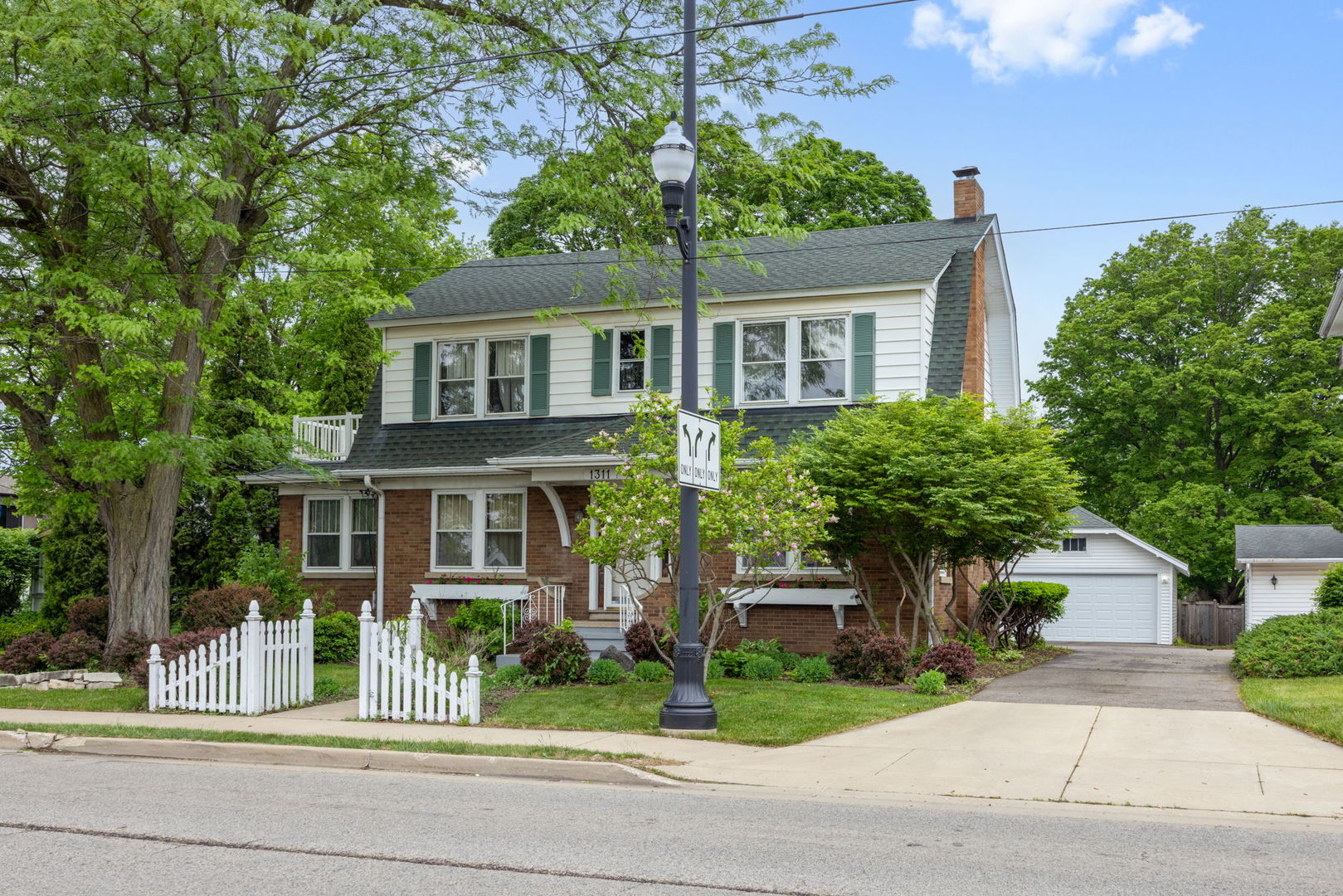 1311 N Richmond Road, Mchenry IL 60050