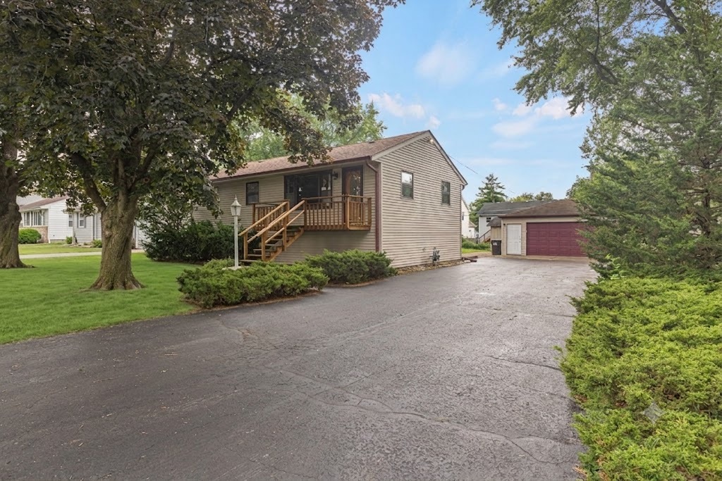 1393 Cottonwood Lane, Crystal Lake IL 60014