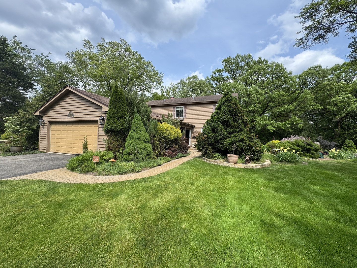 229 Tomahawk Lane, Tower Lakes IL 60010
