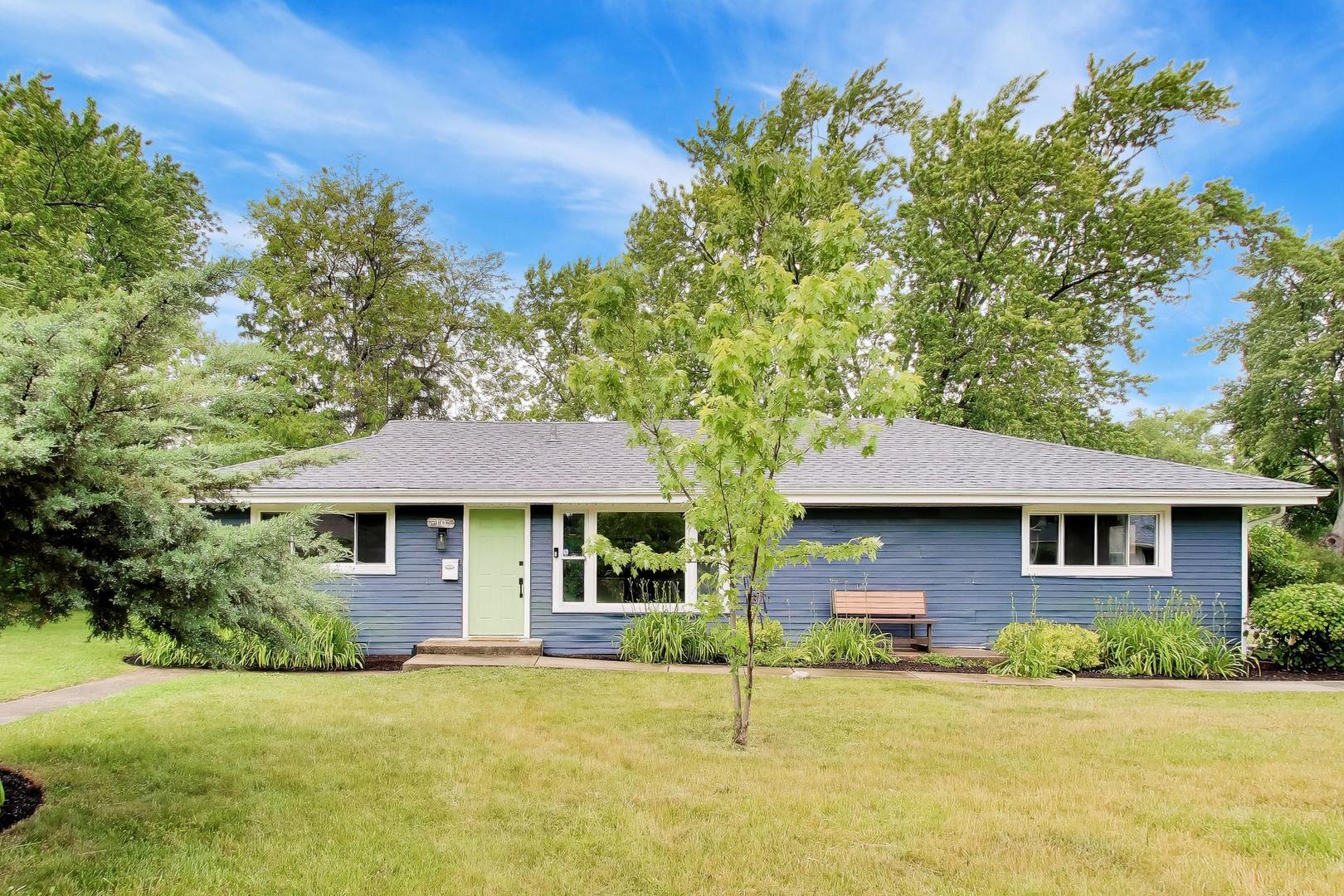 10 Rugby Road, Lake Zurich IL 60047