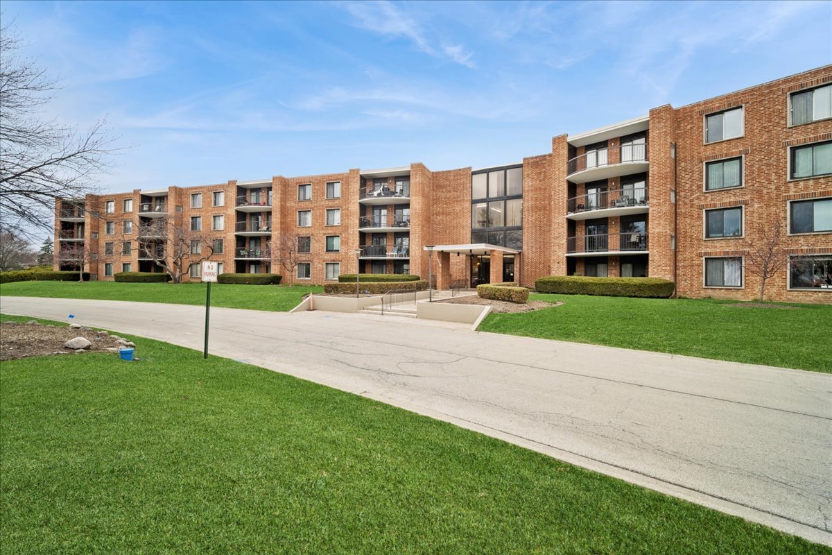 1515 E Central Road Unit 462B, Arlington Heights IL 60005