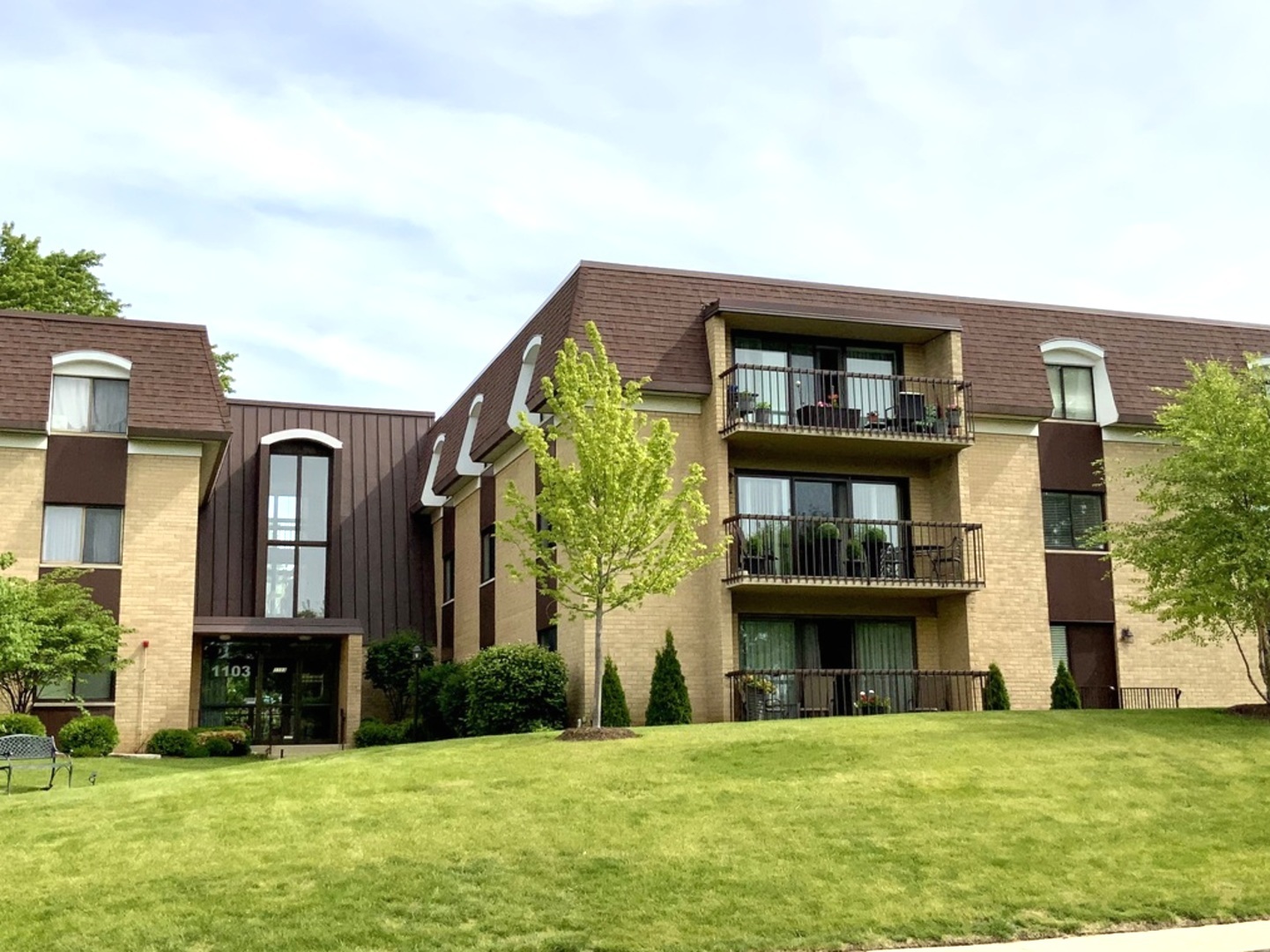 1103 N Mill Street Unit 109, Naperville IL 60563