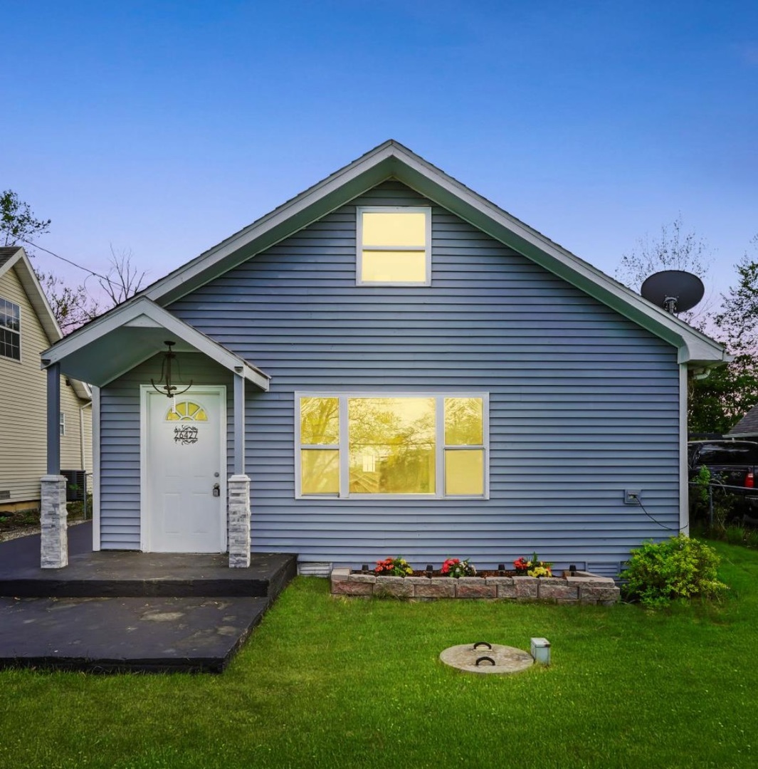 26427 W Prospect Avenue, Antioch IL 60002