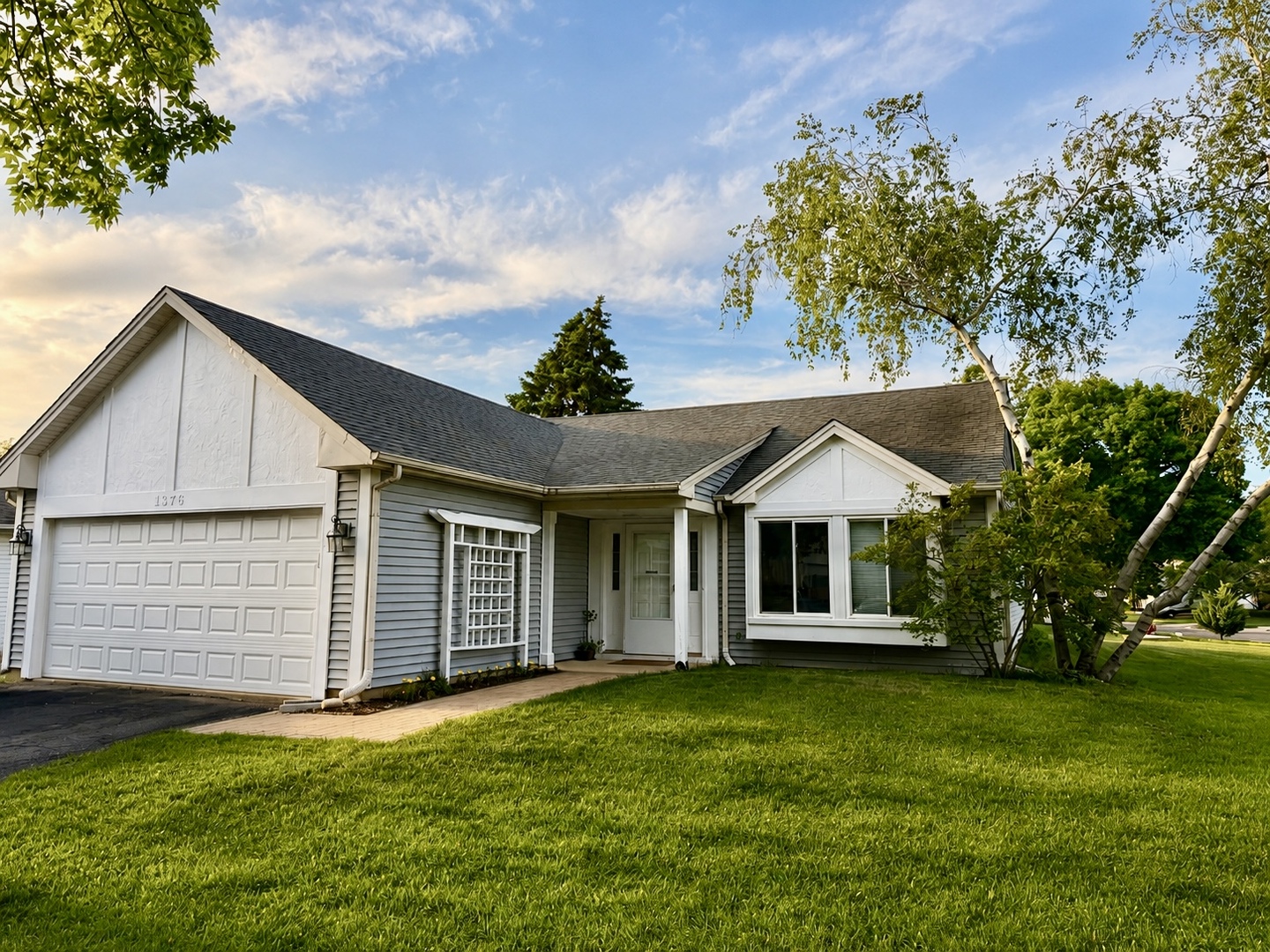 1376 Burns Drive, Elgin IL 60120