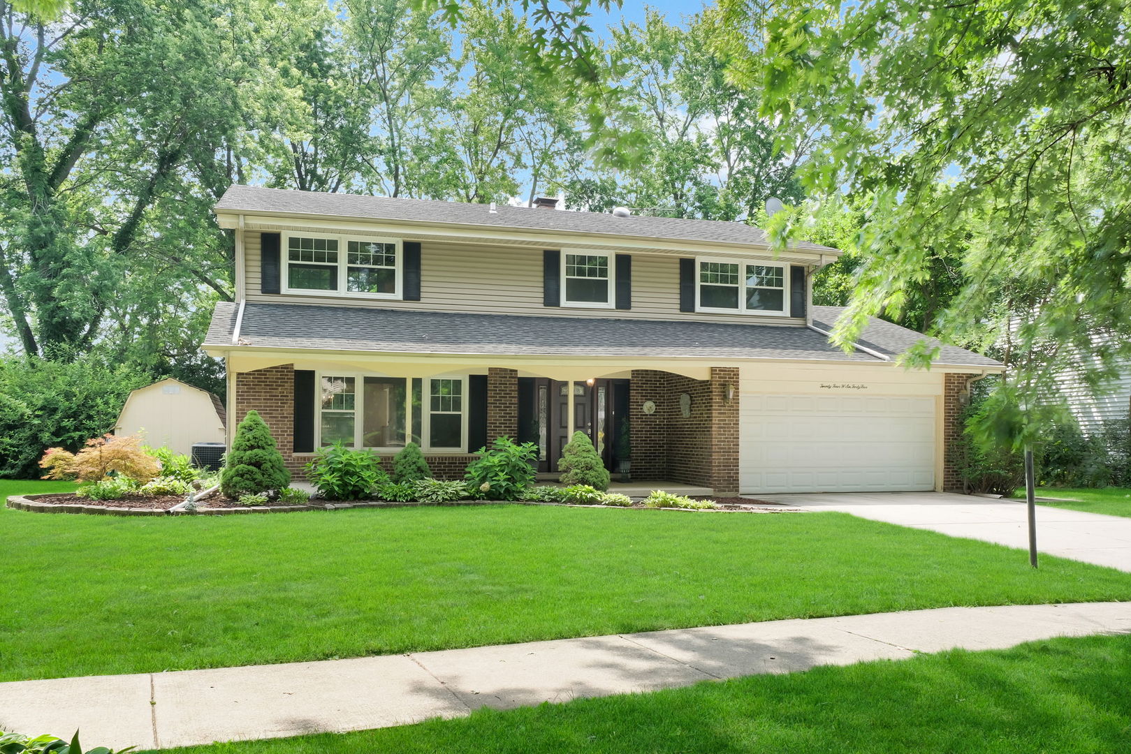 24W645 Woodcrest Drive, Naperville IL 60540