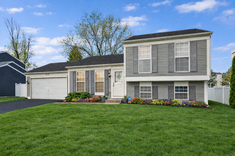 2075 Aronomink Circle, Elgin IL 60123