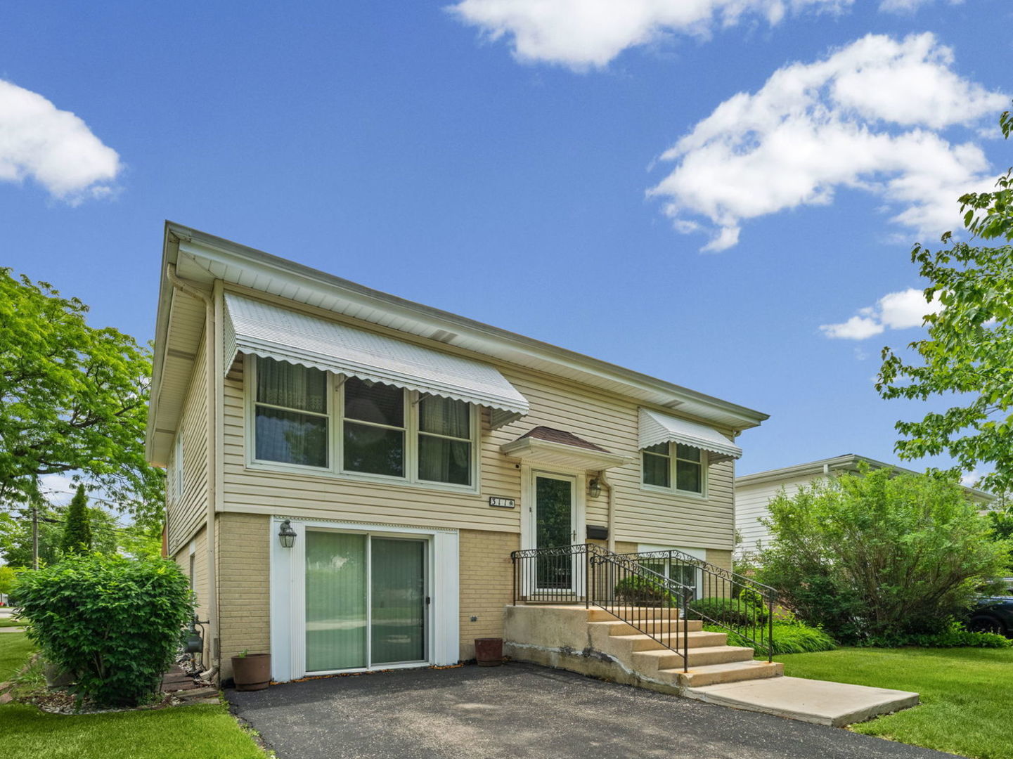 311 W Cypress Street, Arlington Heights IL 60005