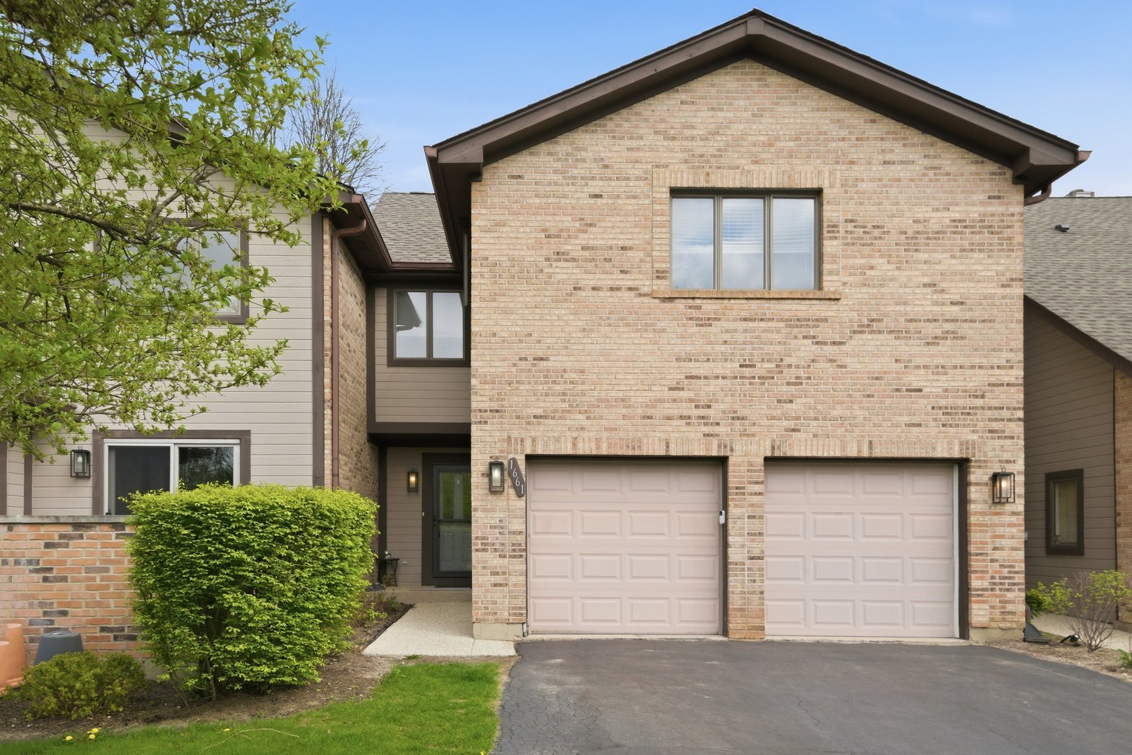 1661 Carmel Court, Hoffman Estates IL 60169