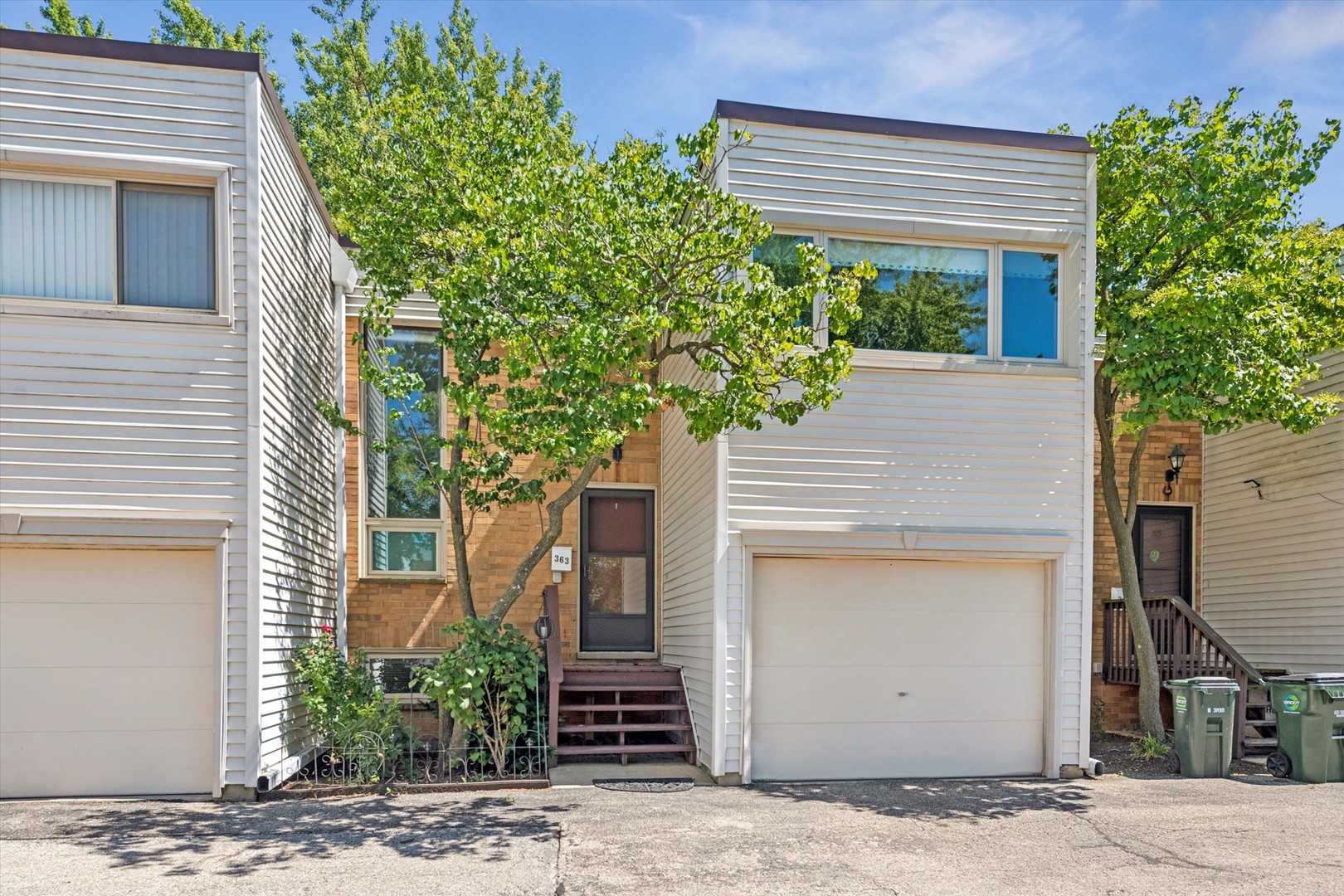 363 CEDAR TREE Court Unit 363, Hoffman Estates IL 60169