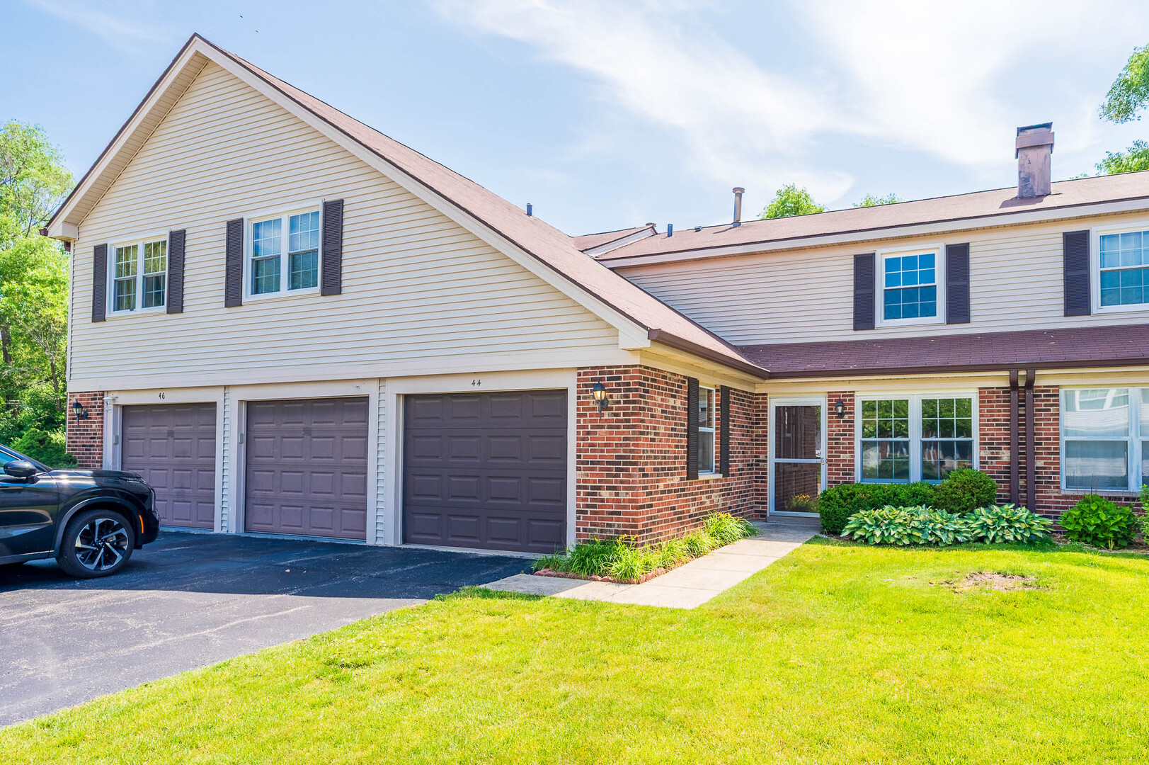44 Willow Circle, Cary IL 60013