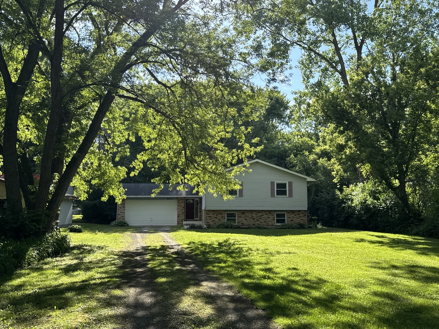 8421 Hickory Nut Grove Road, Cary IL 60013