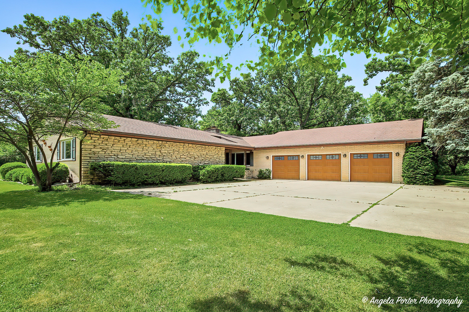 4121 Miller Oaks Drive, Mchenry IL 60051