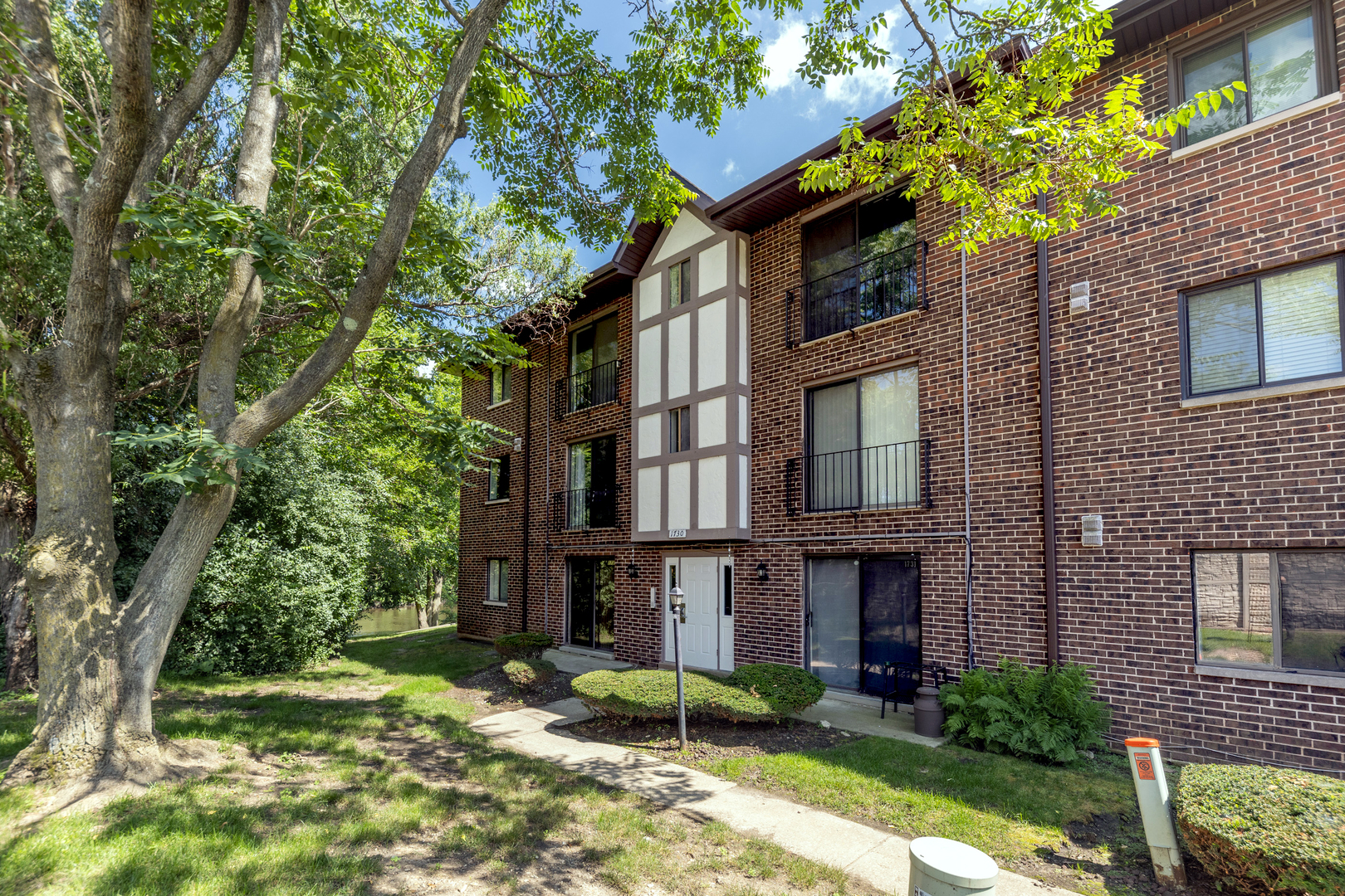 1736 S Washington Street Unit G33, Naperville IL 60565