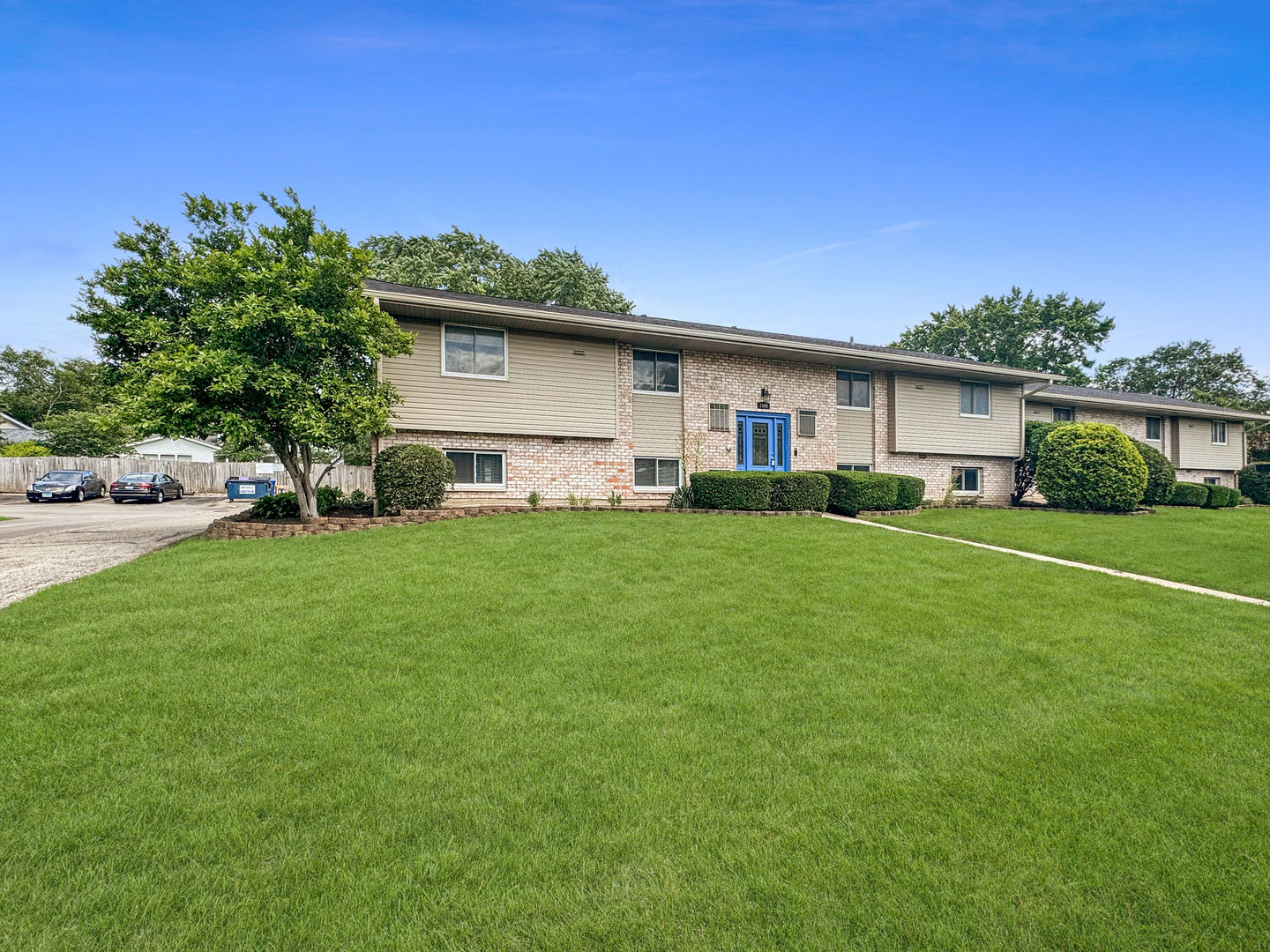 1342 S 14th Street Unit B2, St. Charles IL 60174