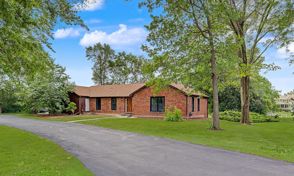 15 Turning Shore Drive, South Barrington IL 60010