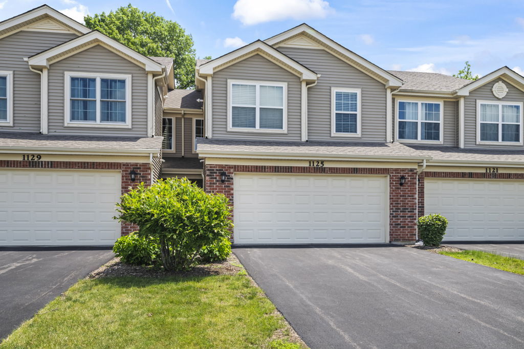 1125 WestLake Drive, Cary IL 60013