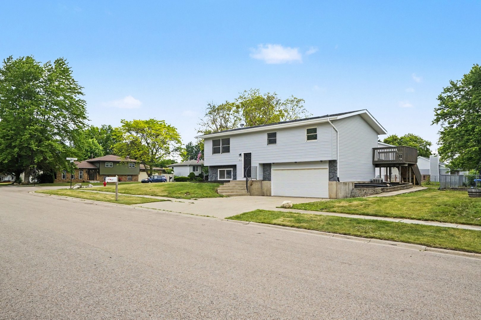 651 Michigan Avenue, South Elgin IL 60177