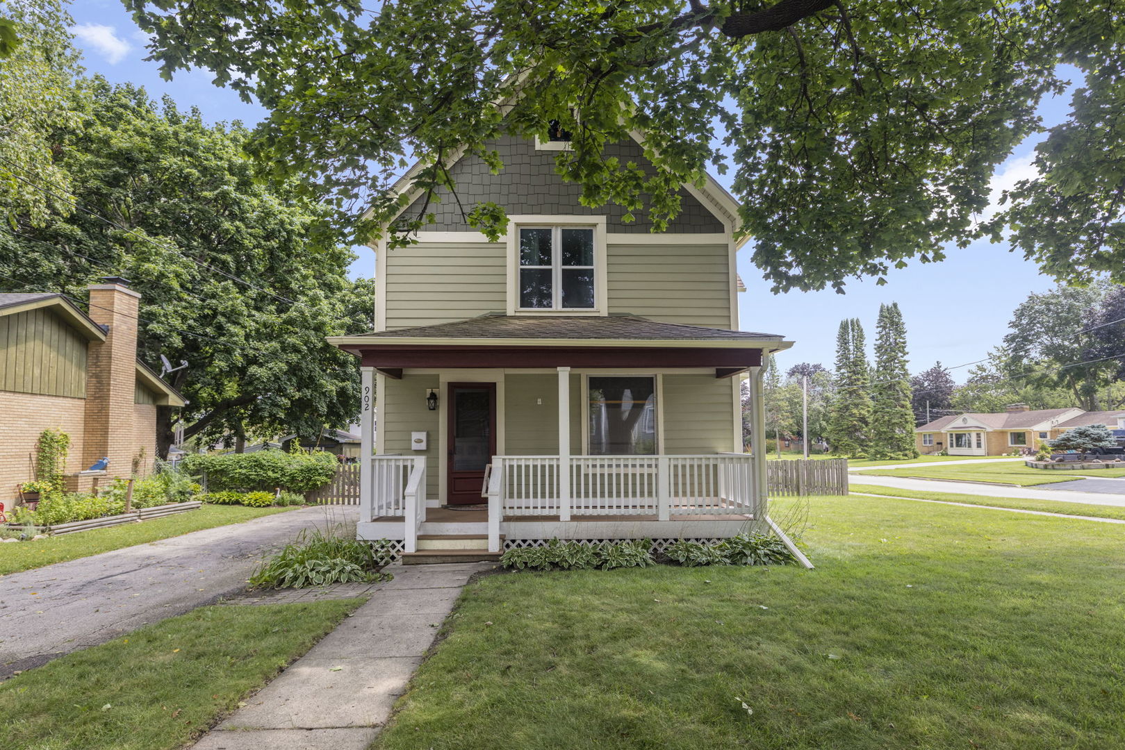 902 Wicker Street, Woodstock IL 60098