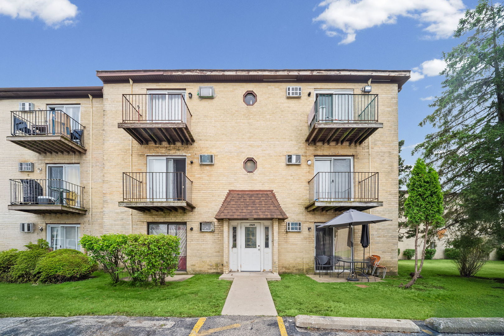 2429 Crystal Lane Unit 2D, Arlington Heights IL 60004