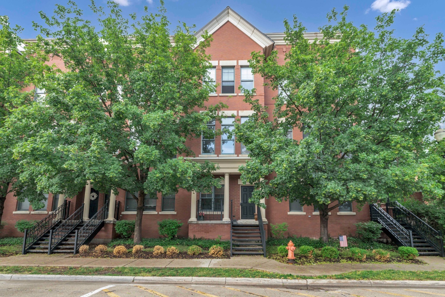 161 S Grove Avenue, Elgin IL 60120