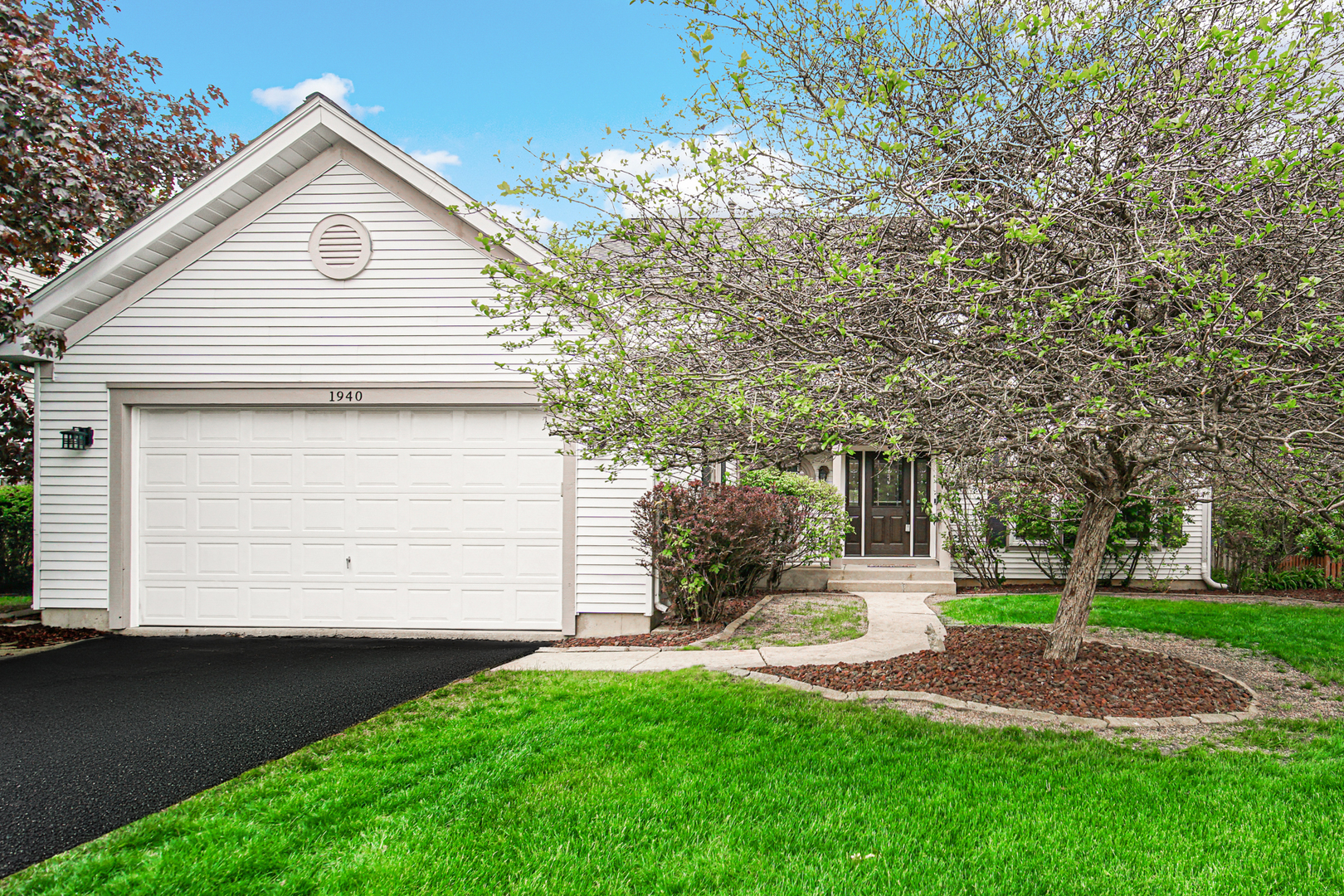 1940 Waverly Lane, Algonquin IL 60102