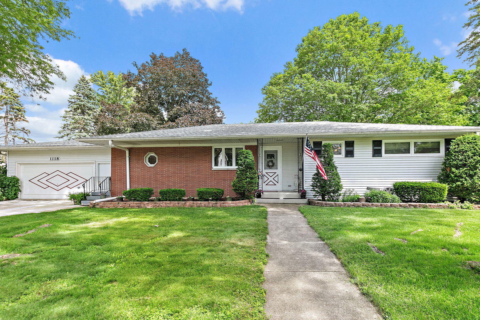 11118 Lincoln Street, Huntley IL 60142