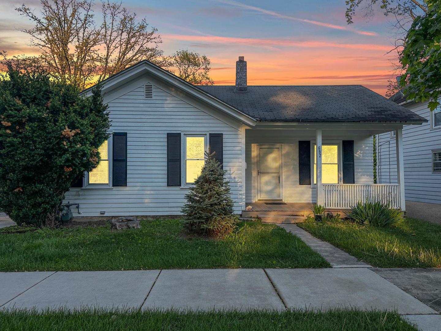 652 S Main Street, Naperville IL 60540